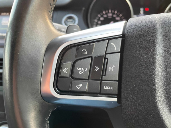 Land Rover Discovery 2016  Black RHD Diesel AT SUV 4WD view 7