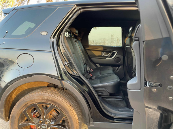 Land Rover Discovery 2016  Black RHD Diesel AT SUV 4WD view 17