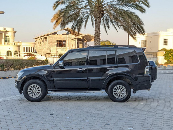 Mitsubishi Pajero 2015/ Black LHD Petrol AT SUV 4WD view 3