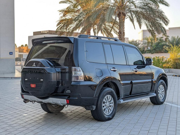 Mitsubishi Pajero 2015/ Black LHD Petrol AT SUV 4WD view 7