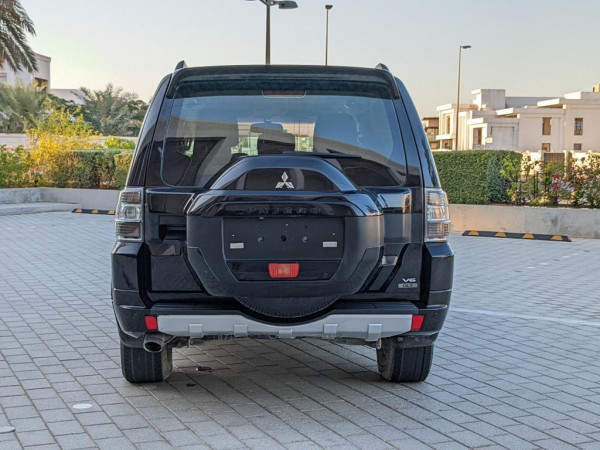 Mitsubishi Pajero 2015/ Black LHD Petrol AT SUV 4WD view 8