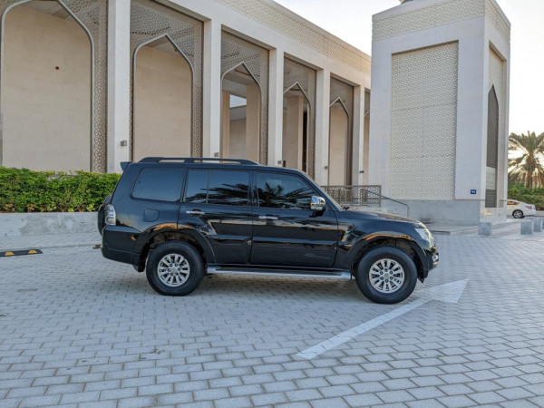Mitsubishi Pajero 2015/ Black LHD Petrol AT SUV 4WD view 9