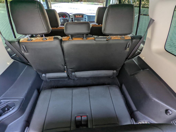 Mitsubishi Pajero 2015/ Black LHD Petrol AT SUV 4WD view 13