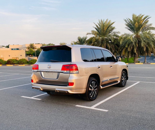 Toyota Land Cruiser 2012  Gold LHD Petrol AT SUV 4WD view 2