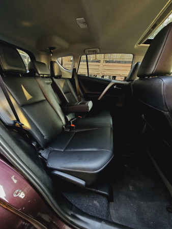 Toyota RAV 4 2018/ Maroon LHD Petrol AT SUV Crossover 4WD view 3