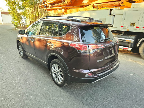 Toyota RAV 4 2018/ Maroon LHD Petrol AT SUV Crossover 4WD view 15