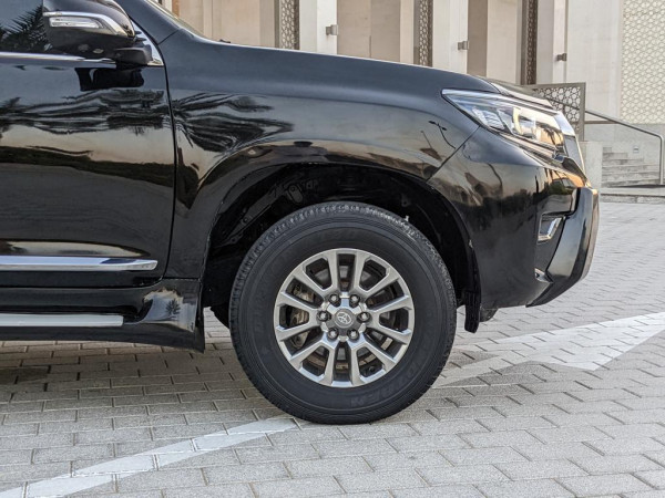 Toyota LAND CRUISER PRADO 2019/ Black LHD Diesel AT SUV 4WD view 4