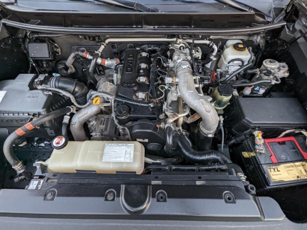 Toyota LAND CRUISER PRADO 2019/ Black LHD Diesel AT SUV 4WD view 5
