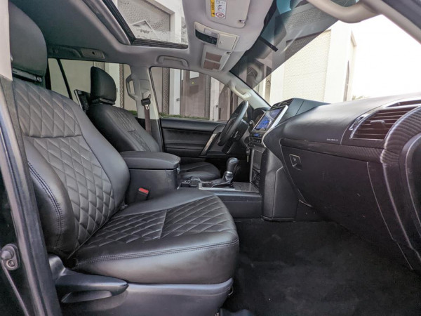 Toyota LAND CRUISER PRADO 2019/ Black LHD Diesel AT SUV 4WD view 8