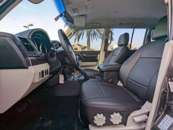 Mitsubishi Pajero 2015  Maroon LHD Petrol AT SUV 4WD view 2