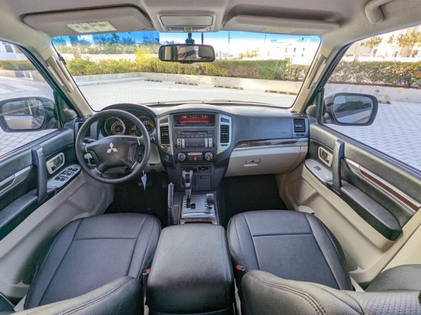 Mitsubishi Pajero 2015  Maroon LHD Petrol AT SUV 4WD view 9