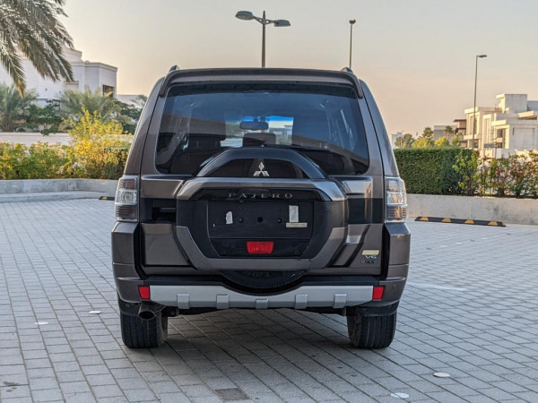 Mitsubishi Pajero 2015  Maroon LHD Petrol AT SUV 4WD view 13
