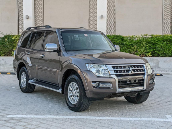 Mitsubishi Pajero 2015  Maroon LHD Petrol AT SUV 4WD view 17