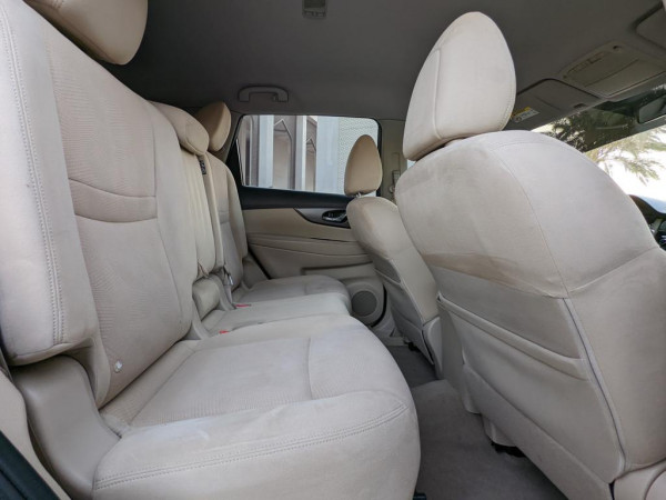 Nissan X-Trail 2016/ Black LHD Petrol AT SUV 4WD view 4