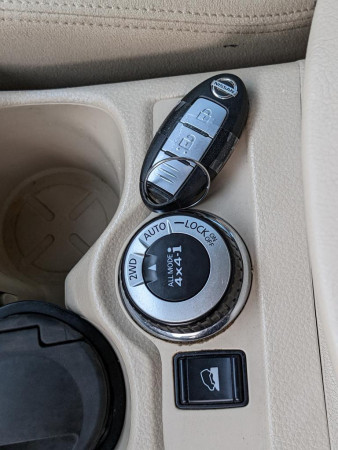 Nissan X-Trail 2016/ Black LHD Petrol AT SUV 4WD view 9