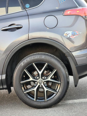 Toyota RAV 4 2017  Grey LHD Petrol AT SUV Crossover 4WD view 8