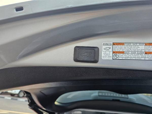 Toyota RAV 4 2017  Silver LHD Hybrid AT SUV Crossover 4WD view 6