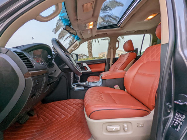 Toyota Land Cruiser 2011  Grey LHD Petrol AT SUV 4WD view 10