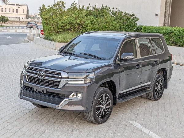 Toyota Land Cruiser 2011  Grey LHD Petrol AT SUV 4WD view 13
