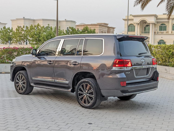 Toyota Land Cruiser 2011  Grey LHD Petrol AT SUV 4WD view 18