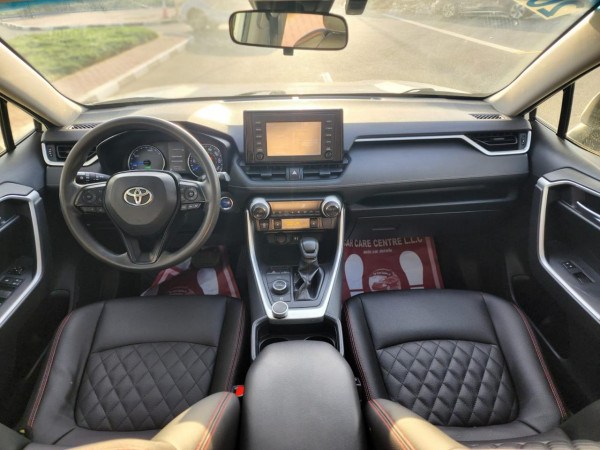 Toyota RAV 4 2019  White LHD Hybrid AT SUV Crossover 2WD view 8