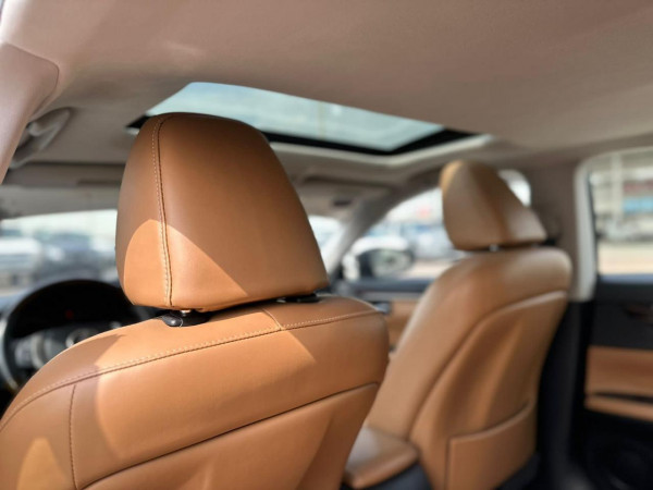 Lexus ES 350 2014/ Black LHD Petrol AT Sedan 2WD view 6