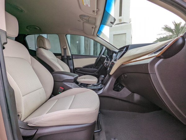 Hyundai Santa Fe 2013/ Gold LHD Petrol AT SUV 2WD view 5