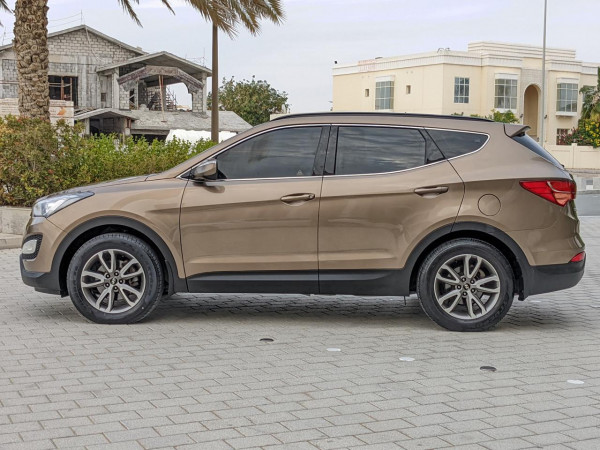 Hyundai Santa Fe 2013/ Gold LHD Petrol AT SUV 2WD view 14
