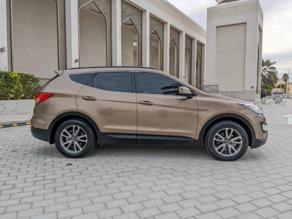 Hyundai Santa Fe 2013/ Gold LHD Petrol AT SUV 2WD view 18