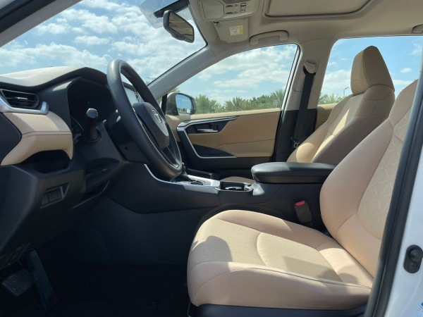 Toyota RAV 4 2019  White LHD Petrol AT SUV Crossover 4WD view 6