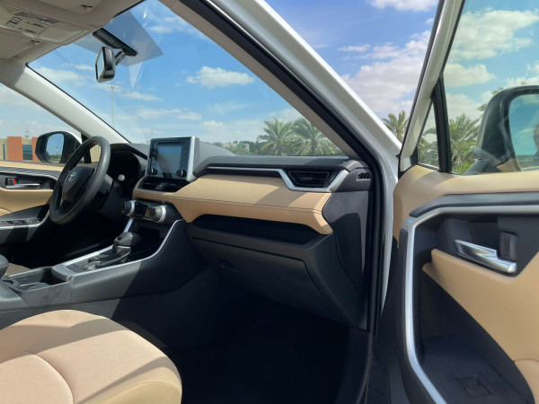 Toyota RAV 4 2019  White LHD Petrol AT SUV Crossover 4WD view 7