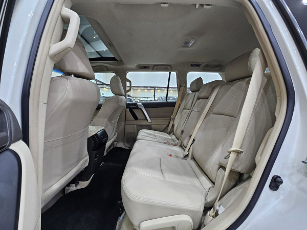 Toyota LAND CRUISER PRADO 2018  White LHD Petrol AT SUV 4WD view 7
