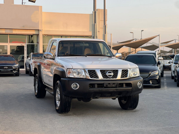 Nissan Patrol 2017  White LHD Petrol AT Pickup 4WD view 5