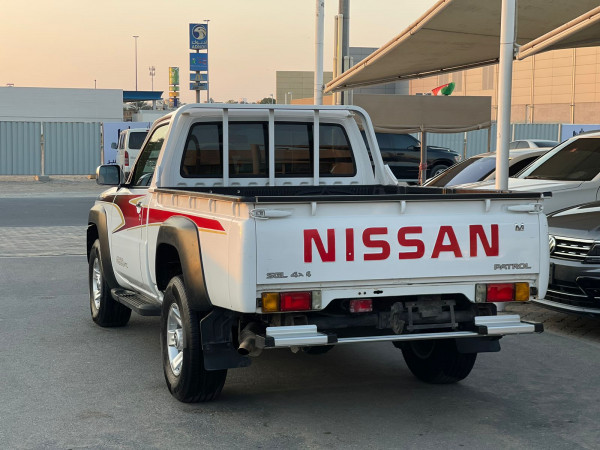 Nissan Patrol 2017  White LHD Petrol AT Pickup 4WD view 8