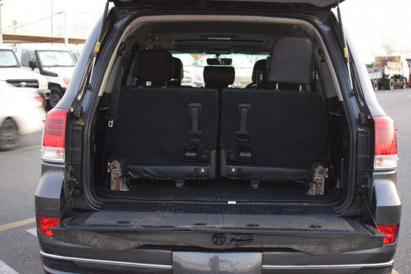 Toyota Land Cruiser 2016  Grey RHD Diesel AT SUV 4WD view 3