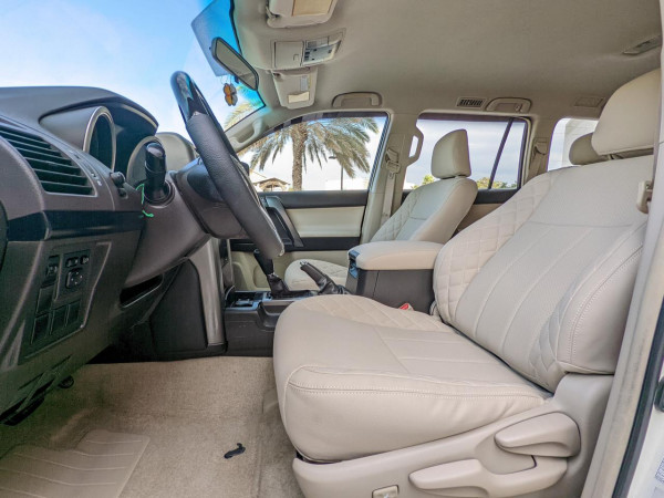 Toyota LAND CRUISER PRADO 2011  White LHD Petrol AT SUV 4WD view 9