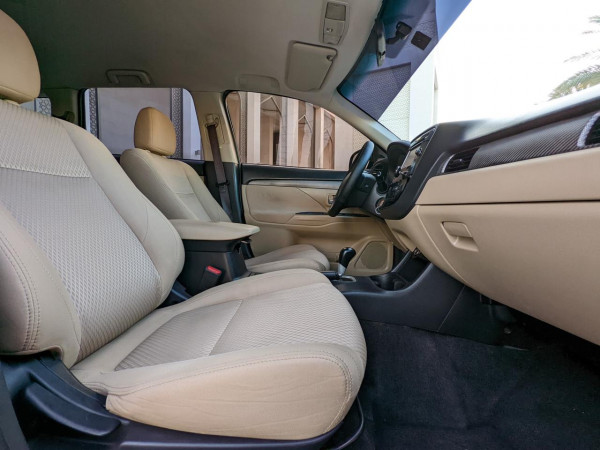 Mitsubishi Outlander 2016  Black LHD Petrol AT SUV 4WD view 5