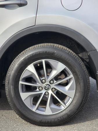Toyota RAV 4 2017  Silver LHD Hybrid AT SUV Crossover 2WD view 12