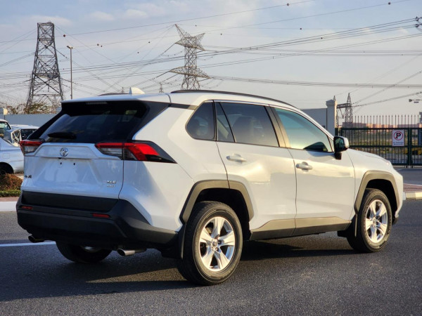 Toyota RAV 4 2020  White LHD Petrol AT SUV Crossover 4WD view 7
