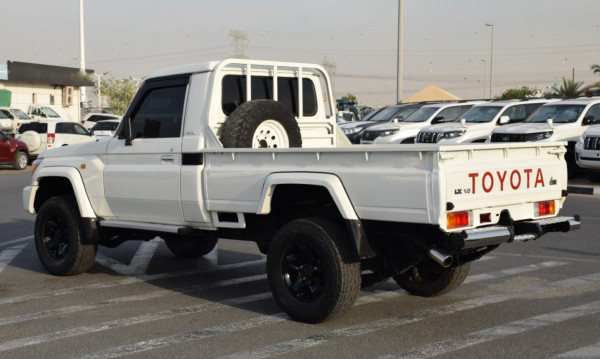 Toyota Land Cruiser Pickup 2018/ White RHD Diesel MT Pickup 4WD view 10