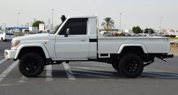 Toyota Land Cruiser Pickup 2018/ White RHD Diesel MT Pickup 4WD view 13