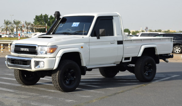 Toyota Land Cruiser Pickup 2018/ White RHD Diesel MT Pickup 4WD view 15