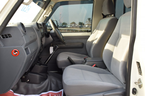 Toyota Land Cruiser Pickup 2018/ White RHD Diesel MT Pickup 4WD view 22