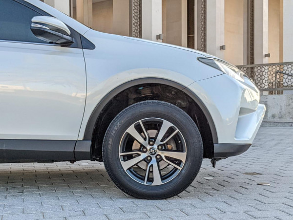 Toyota RAV 4 2017/ White LHD Petrol AT SUV Crossover 2WD view 8