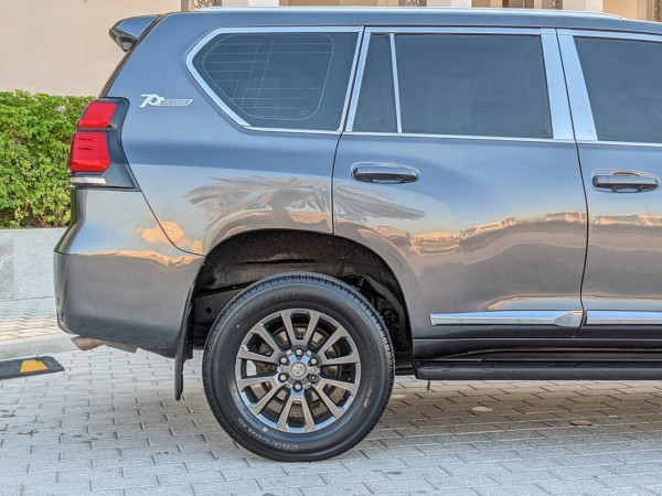 Toyota LAND CRUISER PRADO 2019  Grey LHD Petrol AT SUV 4WD view 11