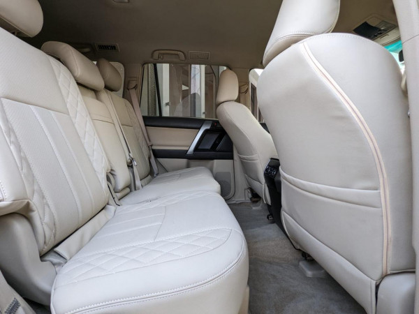 Toyota LAND CRUISER PRADO 2011  White LHD Petrol AT SUV 4WD view 4