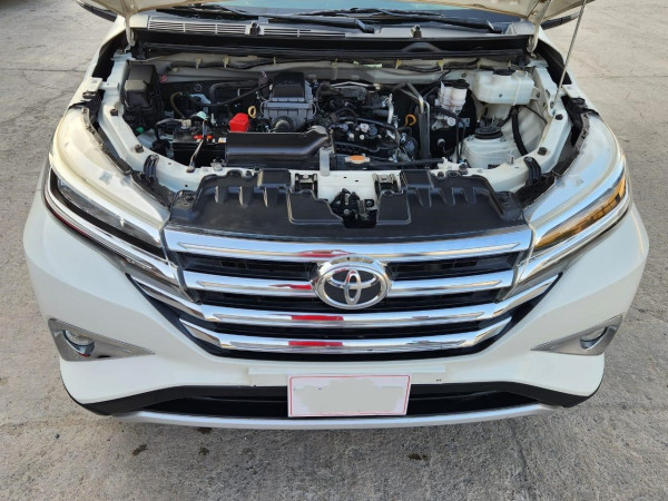 Toyota Rush 2020/ White LHD Petrol AT SUV 2WD view 3