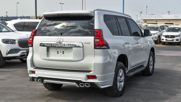 Toyota LAND CRUISER PRADO 2015/ White LHD Petrol AT SUV 4WD view 3