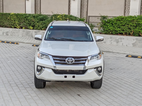 Toyota Fortuner 2018  White LHD Petrol AT SUV 4WD