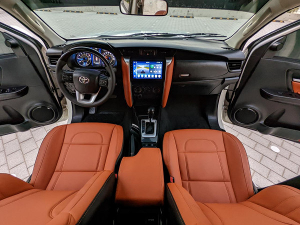 Toyota Fortuner 2018  White LHD Petrol AT SUV 4WD view 6